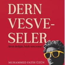 “Görmediğine inanabilir misin” sorusu, çağımızın en derin çelişkilerinden biri hâline geldi İnanç ile akıl arasında sıkışan modern birey, artık yalnızca inanmıyor, sorguluyor, tereddüt ediyor ve çoğu zaman da kayboluyor Muhammed Fatih Üzün’ün “Modern Vesveseler” adlı kitabı, günümüz insanının zihninde giderek büyüyen bu sorulara cesurca yaklaşan bir metin Ateizmin tarihsel köklerinden bugünkü entelektüel ve psikolojik zeminine uzanan bu yolculukta, sadece düşünceyi değil, kalbi de merkeze alıyor Bu kitap, modern dünyanın görünmeyeni inkâr eden bakışına karşı bir hatırlatma Zihnin sınırlarıyla inancın sınırlarını çizen, vesvese ile tefekkürü ayıran bir pusula niteliğinde İnançsızlığın gerçekten sadece bir fikir mi, yoksa daha derin bir iç karmaşa mı olduğunu İnsanın “somut olmayan”la olan ilişkisini neyin belirlediğini Ve akıl ile kalp arasında nasıl bir denge kurulabileceğini Sadece “Modern Vesveseler”i okuyarak öğrenebilirsiniz Sorular çok Ama bazen bir tek cümle, bir kitabın içinde saklıdır